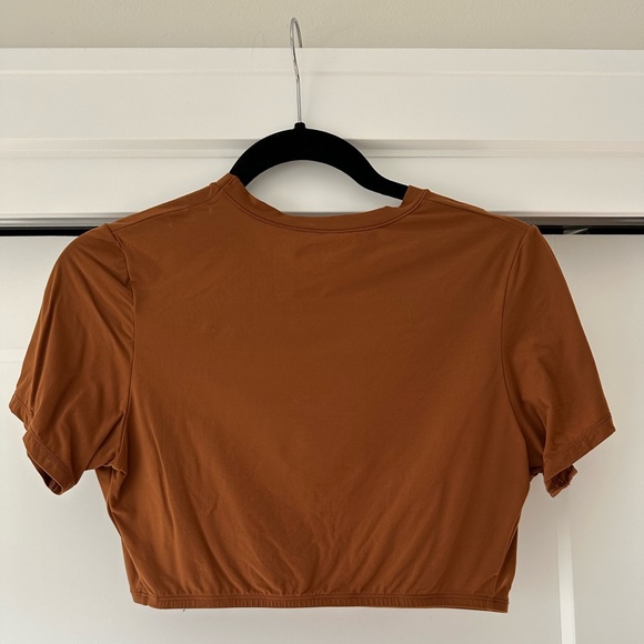 SKIMS Fits Everybody Super Cropped T-Shirt - Picture 2 of 3